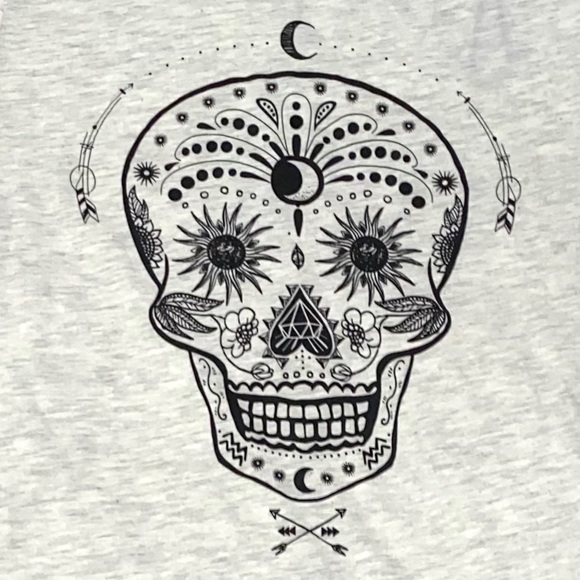 H&M Sugar Skull Graphic Tee - Picture 2 of 5